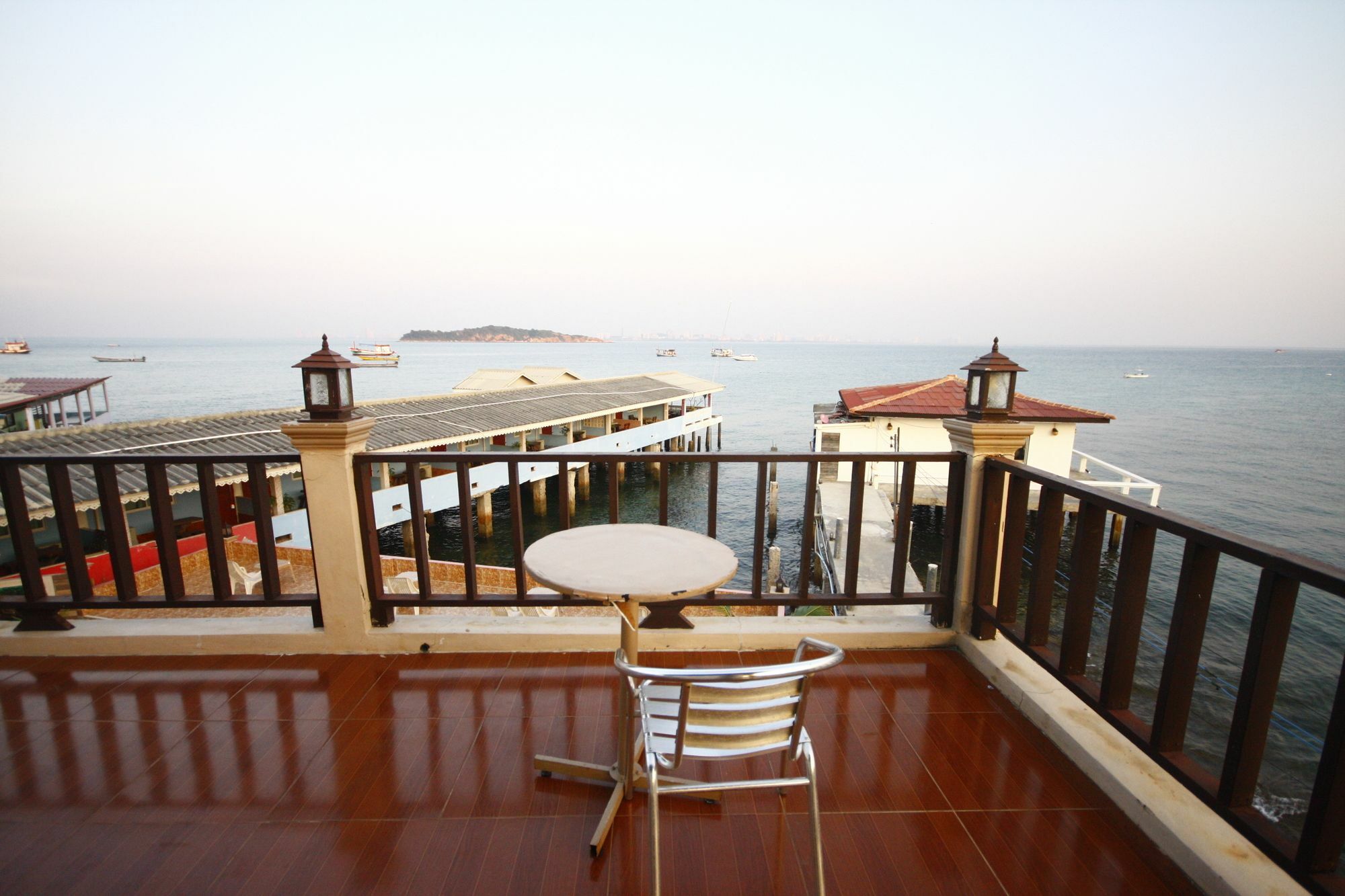 Koh Larn Sea Side Resort Bagian luar foto